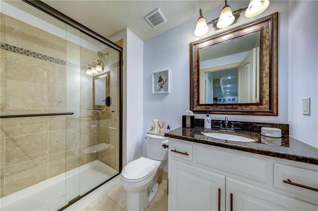 11515 W 165th Terrace, Overland Park, KS 66221