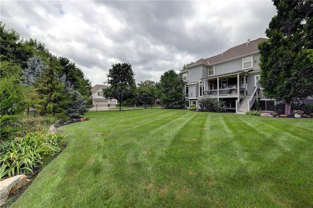 11515 W 165th Terrace, Overland Park, KS 66221