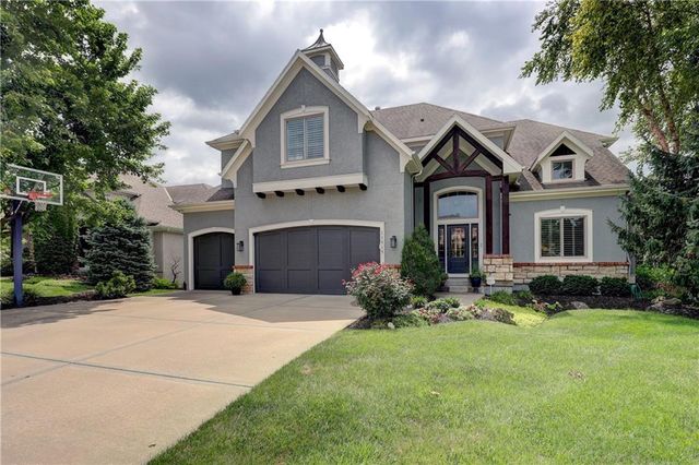 11515 W 165th Terrace, Overland Park, KS 66221