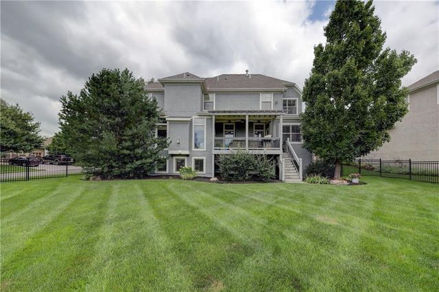11515 W 165th Terrace, Overland Park, KS 66221