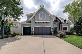 11515 W 165th Terrace, Overland Park, KS 66221