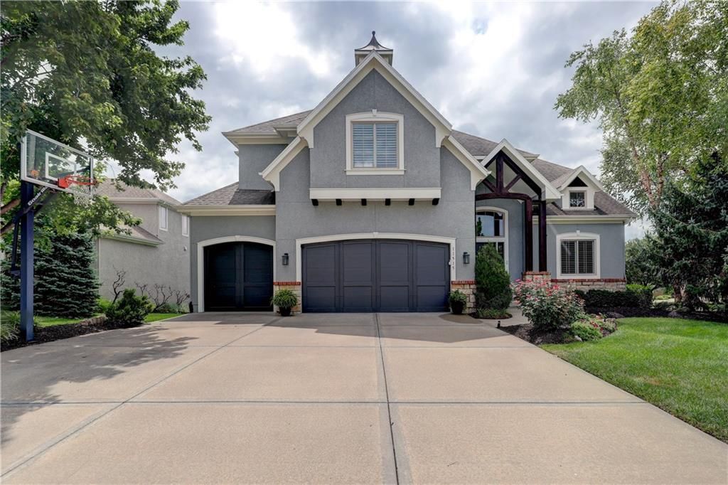 11515 W 165th Terrace, Overland Park, KS 66221