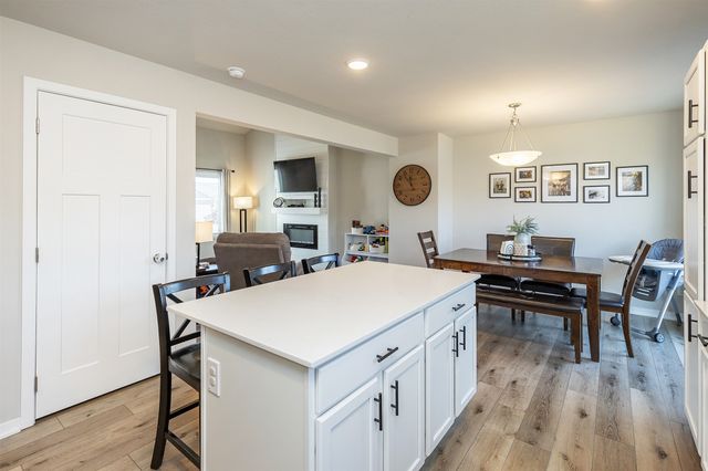 712 NE Whitetail Drive, Ankeny, IA 50021