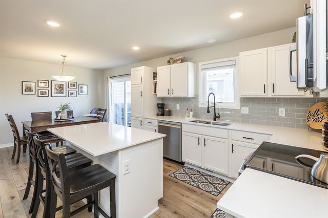 712 NE Whitetail Drive, Ankeny, IA 50021