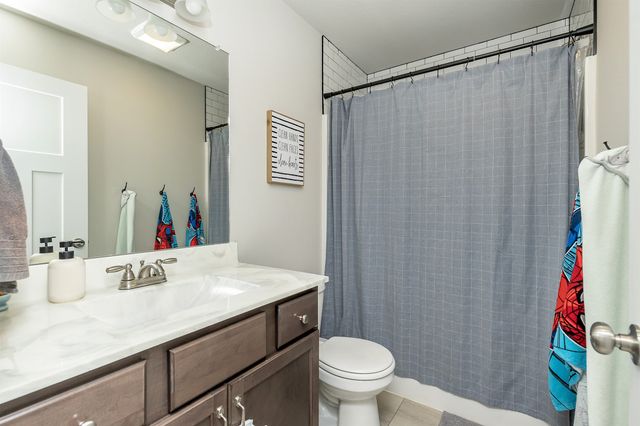 712 NE Whitetail Drive, Ankeny, IA 50021