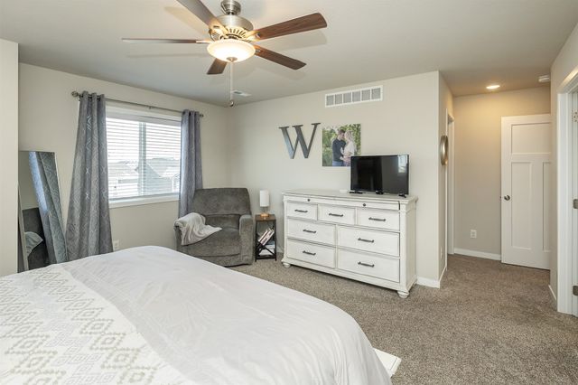 712 NE Whitetail Drive, Ankeny, IA 50021