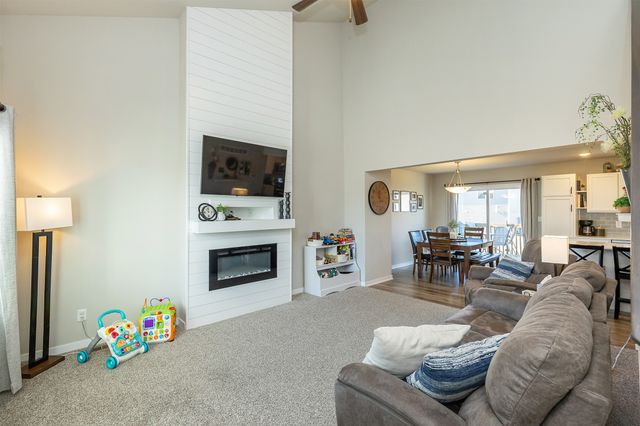 712 NE Whitetail Drive, Ankeny, IA 50021