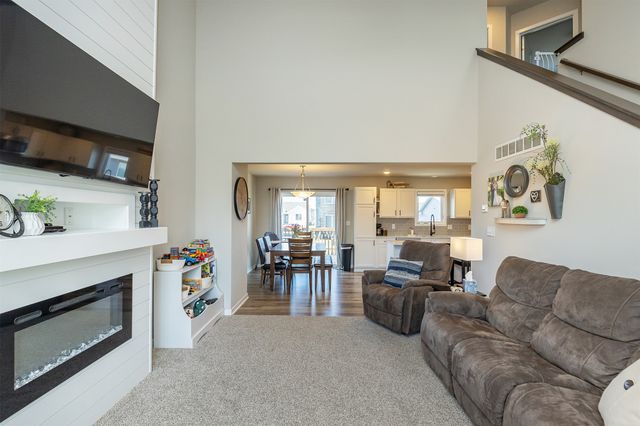 712 NE Whitetail Drive, Ankeny, IA 50021