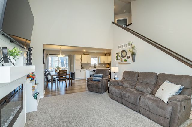 712 NE Whitetail Drive, Ankeny, IA 50021