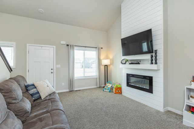 712 NE Whitetail Drive, Ankeny, IA 50021