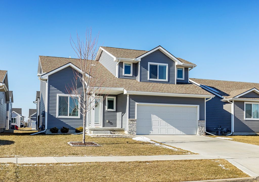 712 NE Whitetail Drive, Ankeny, IA 50021