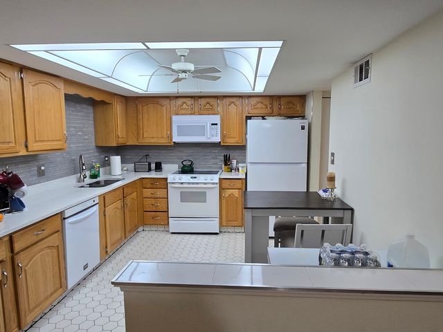 9637 S Keeler Avenue 1E, Oak Lawn, IL 60453