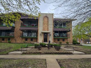 9637 S Keeler Avenue 1E, Oak Lawn, IL 60453