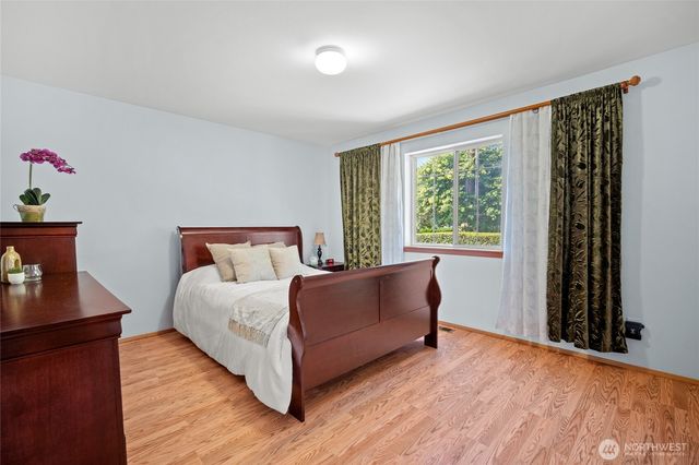 1200 Elm Street, Lynden, WA 98264