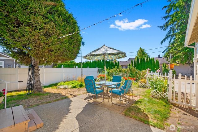 1200 Elm Street, Lynden, WA 98264