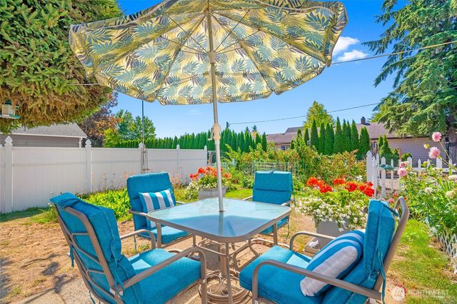 1200 Elm Street, Lynden, WA 98264