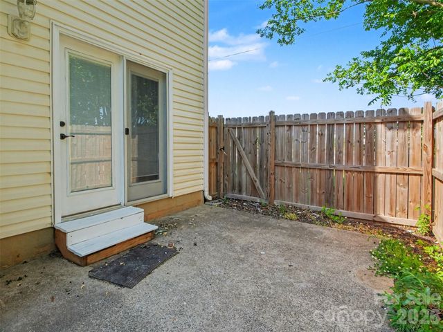 12548 Panthersville Drive, Charlotte, NC 28269
