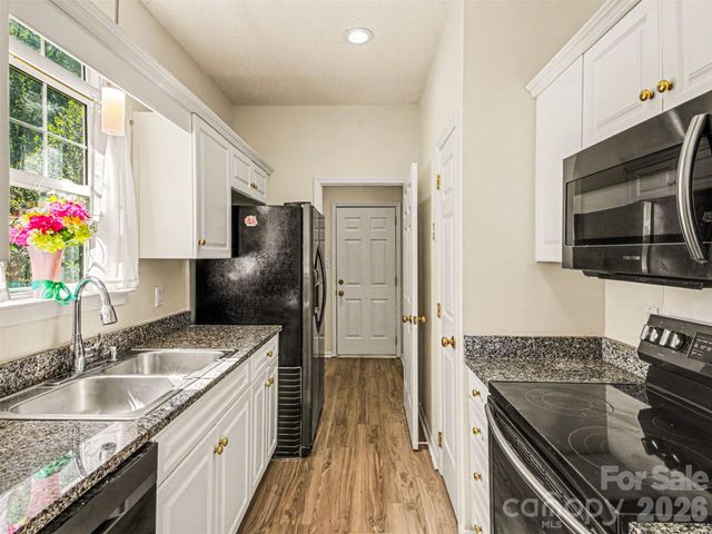 12548 Panthersville Drive, Charlotte, NC 28269