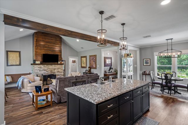 797 Oklahoma, Van, TX 75790