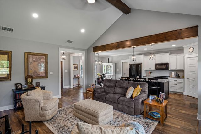 797 Oklahoma, Van, TX 75790