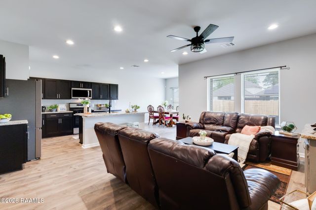 114 Southern Oak Drive, Lafayette, LA 70507