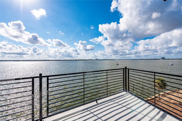 4405 Davis Lane, Seabrook, TX 77586