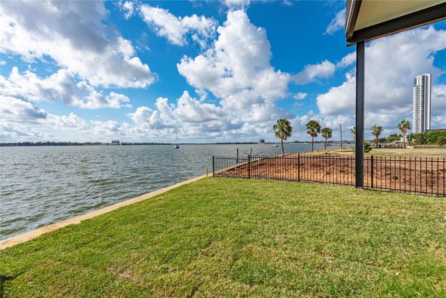 4405 Davis Lane, Seabrook, TX 77586