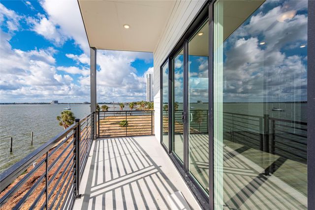 4405 Davis Lane, Seabrook, TX 77586