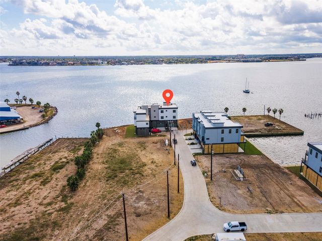 4405 Davis Lane, Seabrook, TX 77586