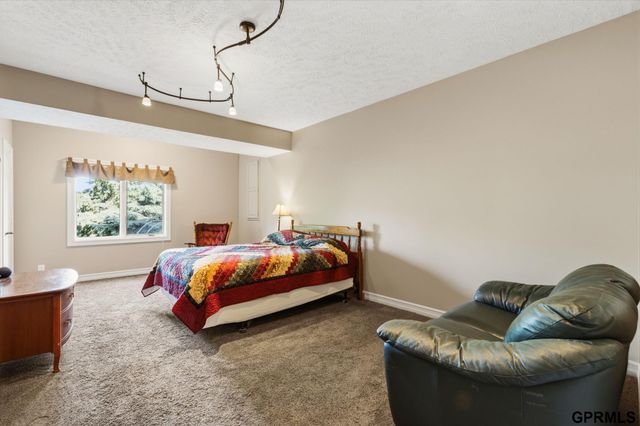 11617 S 201st Street, Gretna, NE 68028