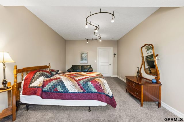 11617 S 201st Street, Gretna, NE 68028