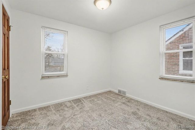 18300 Mendota Street, Detroit, MI 48221