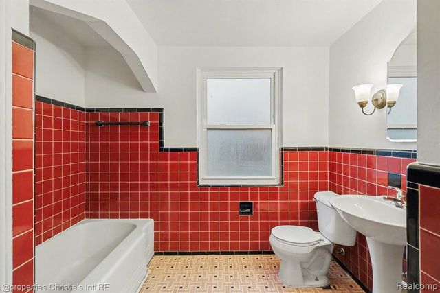 18300 Mendota Street, Detroit, MI 48221