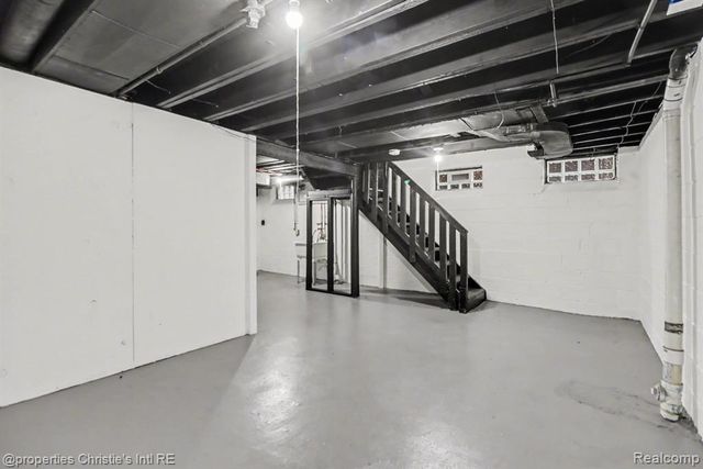 18300 Mendota Street, Detroit, MI 48221