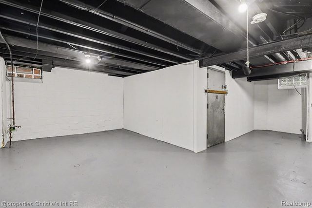 18300 Mendota Street, Detroit, MI 48221