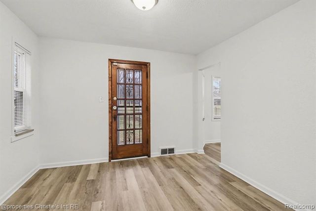 18300 Mendota Street, Detroit, MI 48221