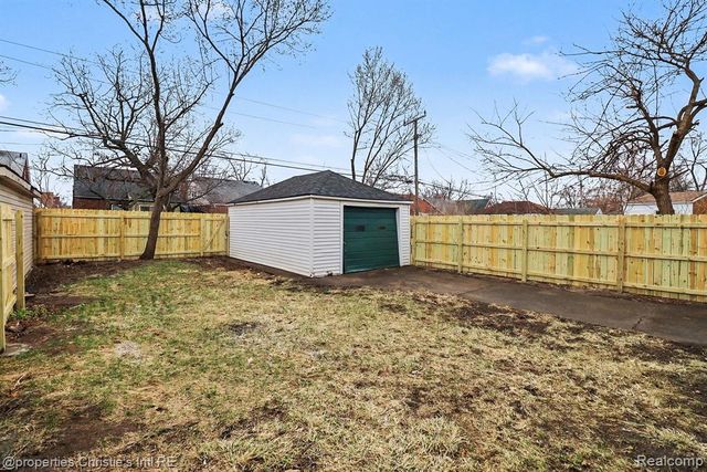 18300 Mendota Street, Detroit, MI 48221