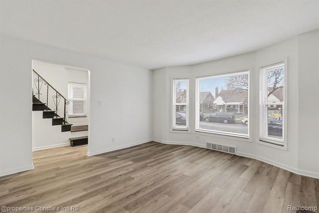 18300 Mendota Street, Detroit, MI 48221