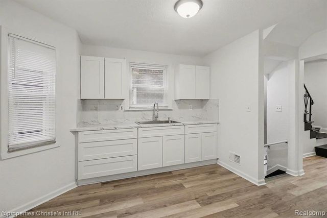 18300 Mendota Street, Detroit, MI 48221