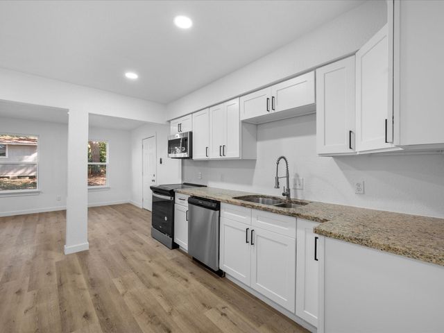 506 Worsham Street, Montgomery, TX 77316