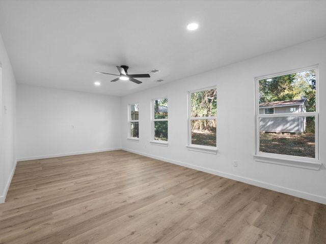 506 Worsham Street, Montgomery, TX 77316