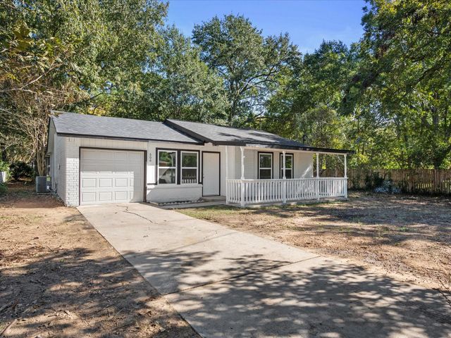 506 Worsham Street, Montgomery, TX 77316