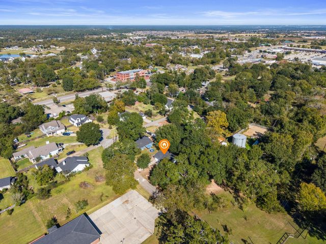 506 Worsham Street, Montgomery, TX 77316