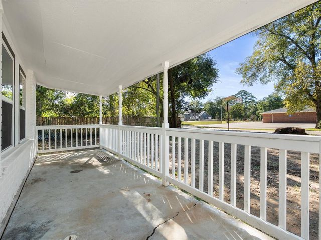 506 Worsham Street, Montgomery, TX 77316