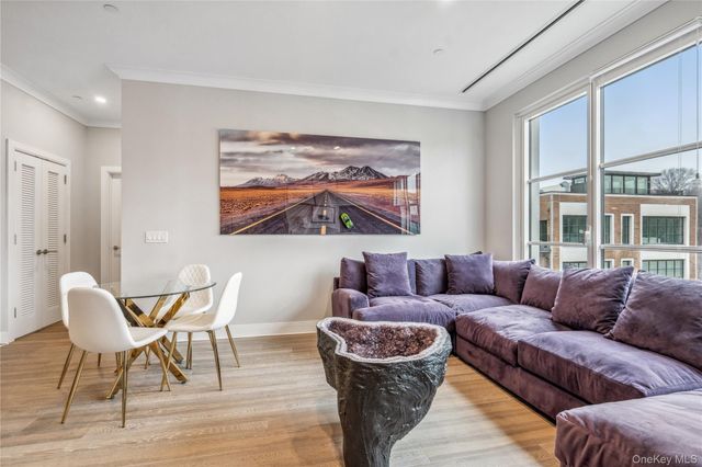 100 Garvies Point Road 1327, Glen Cove, NY 11542