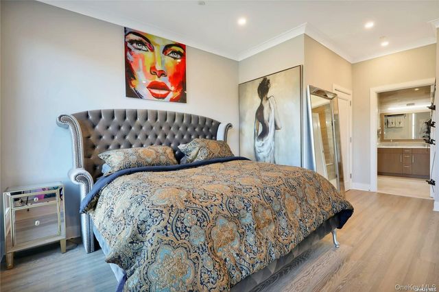 100 Garvies Point Road 1327, Glen Cove, NY 11542