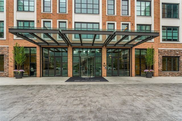 100 Garvies Point Road 1327, Glen Cove, NY 11542