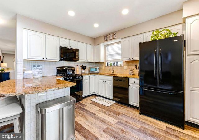 151 LA COSTA DR, Blackwood, NJ 08012