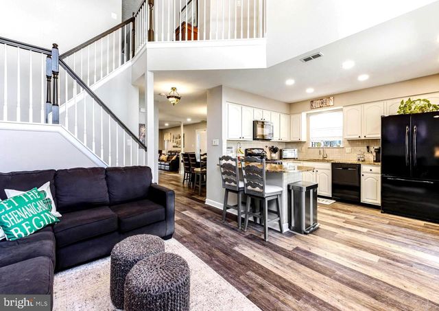 151 LA COSTA DR, Blackwood, NJ 08012