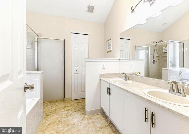 151 LA COSTA DR, Blackwood, NJ 08012